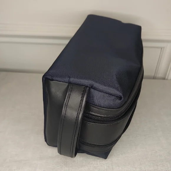 Dior nwot Navy and Black Toiletry Bag - Picture 4 of 12
